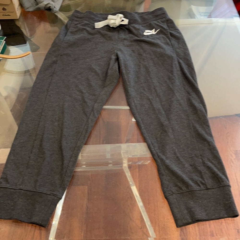 Nike small gray drawstring cropped joggers nwot